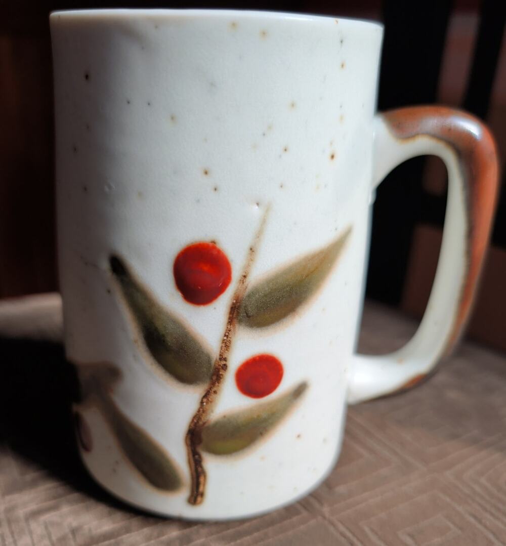 VTG Otagiri Bittersweet Stoneware Mug Hand Paint Red Berries Green Leaves 14 oz.